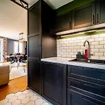 L'industriel - Proche Hopital - Parking - Balcon Apartment Tours