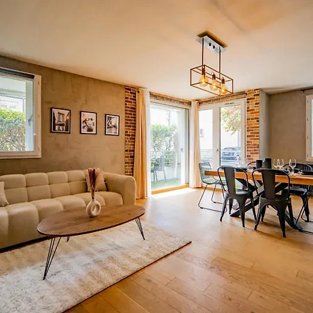 L'industriel - Proche Hopital - Parking - Balcon Apartment