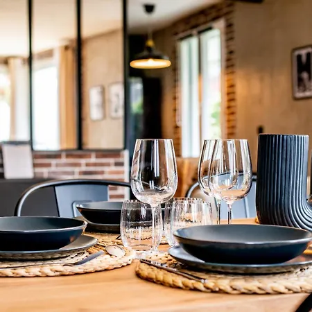 L'industriel - Proche Hopital - Parking - Balcon Apartment *